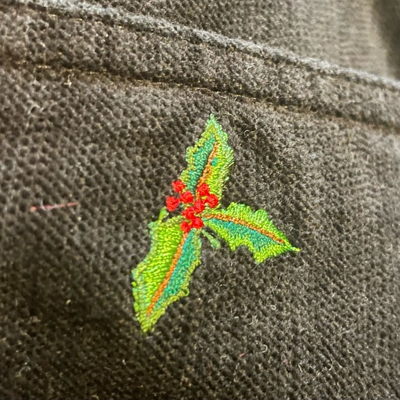 ORVIS Christmas ladies size 14 black cordaroy's w/green holly & red berries EUC! - Picture 1 of 9
